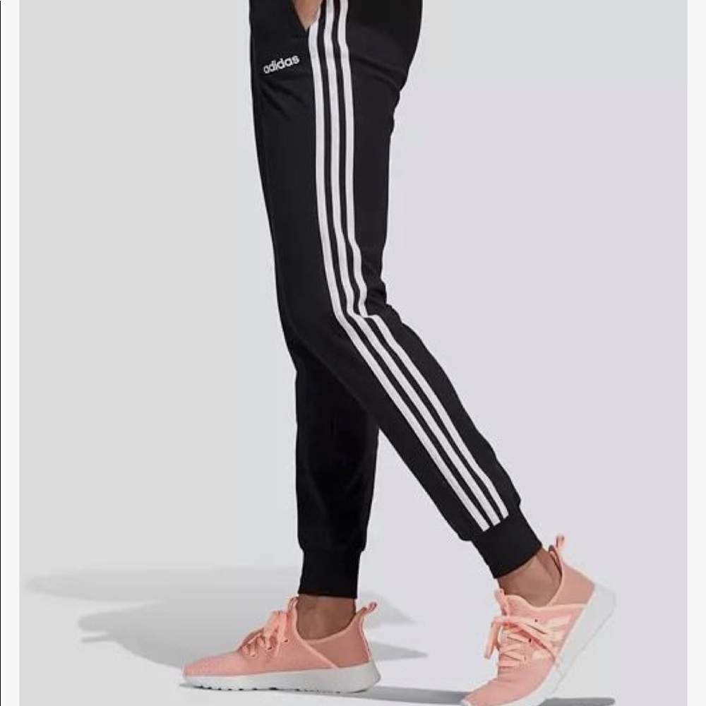 Adidas Joggers/Sweatpants